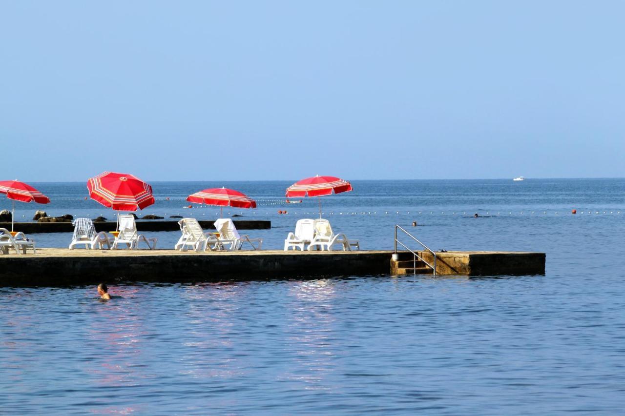 And By The Sea - 7132 3* Umag
